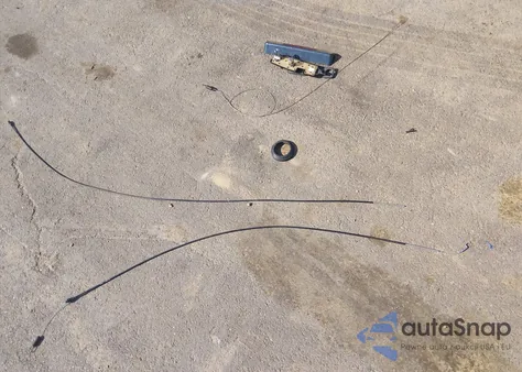 1998 Chevrolet C1500 Fleetside z USA, uszkodzony, nr VIN 1GCEC19M1WE172705